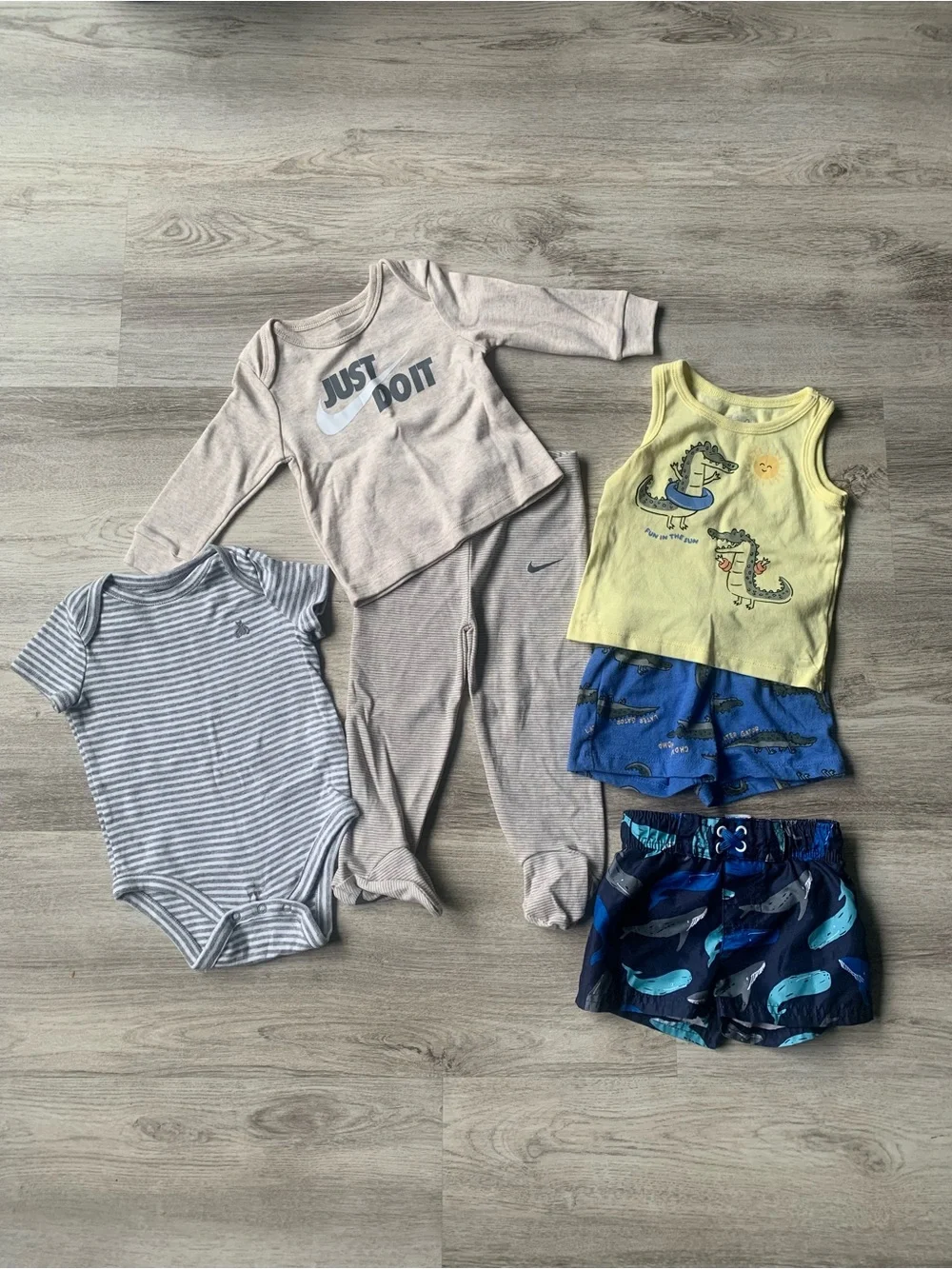 Bundle of Baby clothes Mixed brands sizes 6-9 months